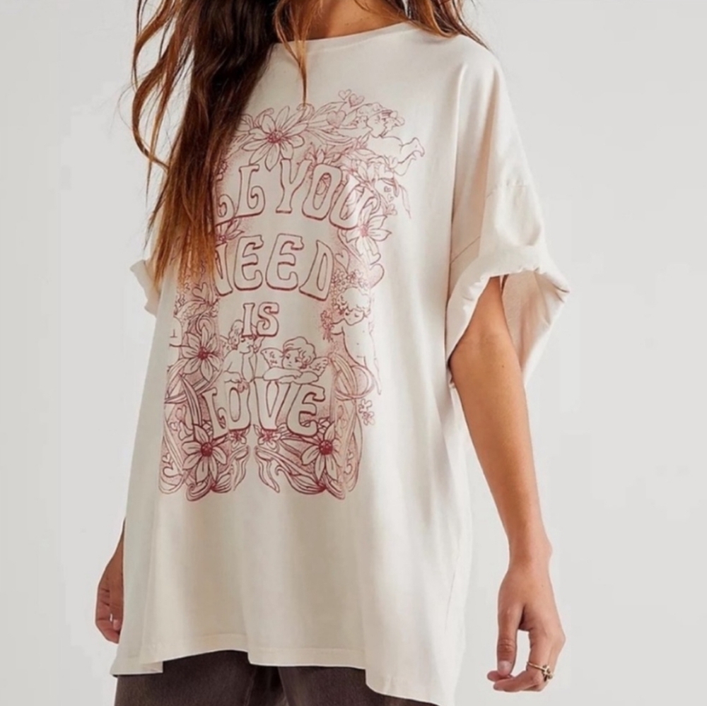 Daydreamer All You Need Is Love Cream Tee